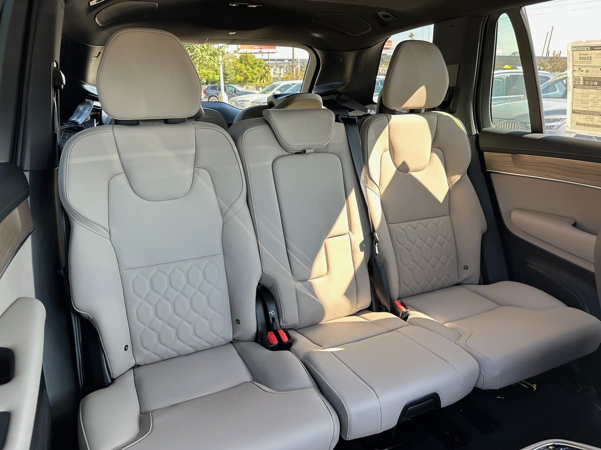 2026 Volvo XC90 - Image 11