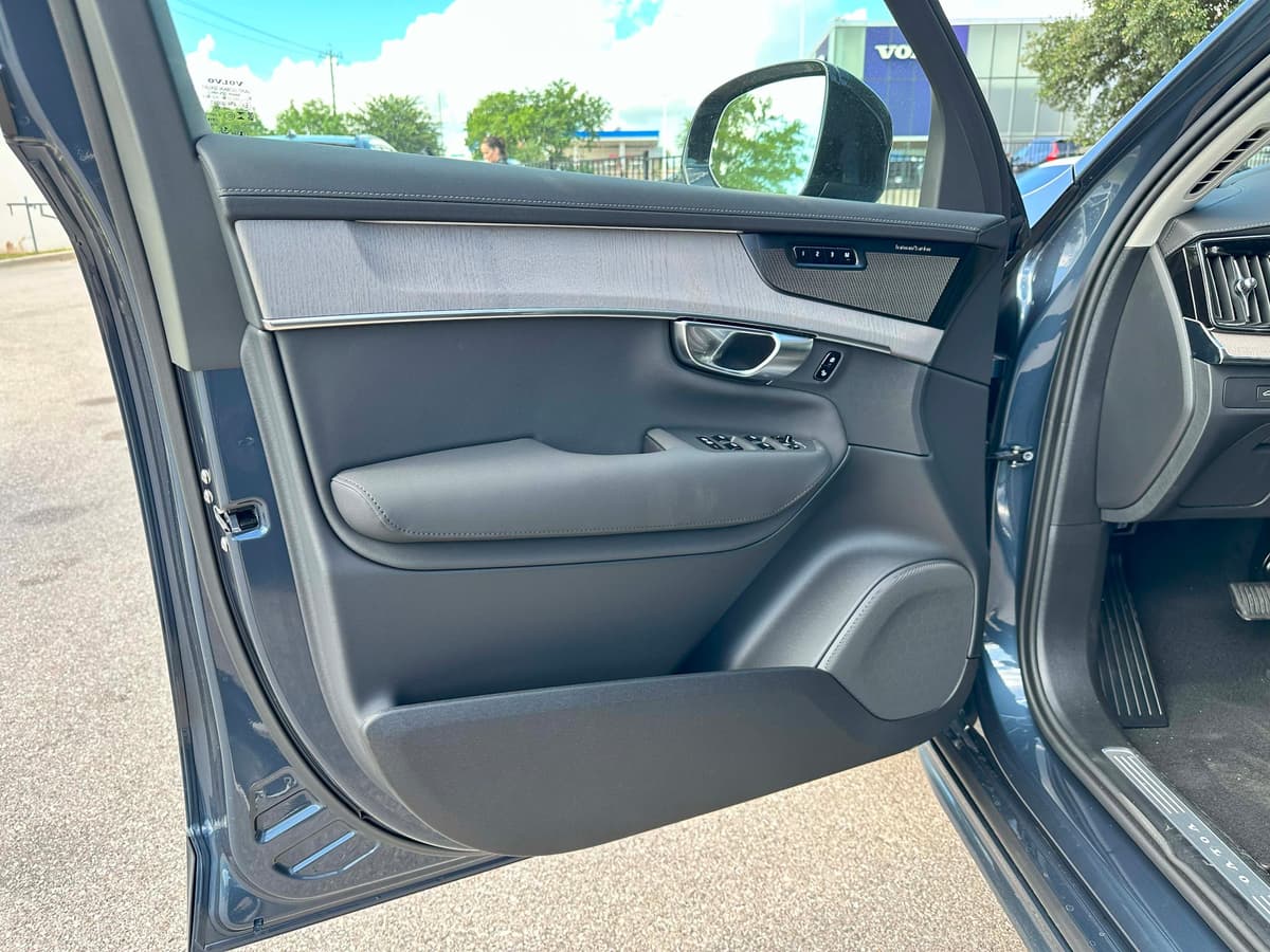 2026 Volvo XC90 - Image 11