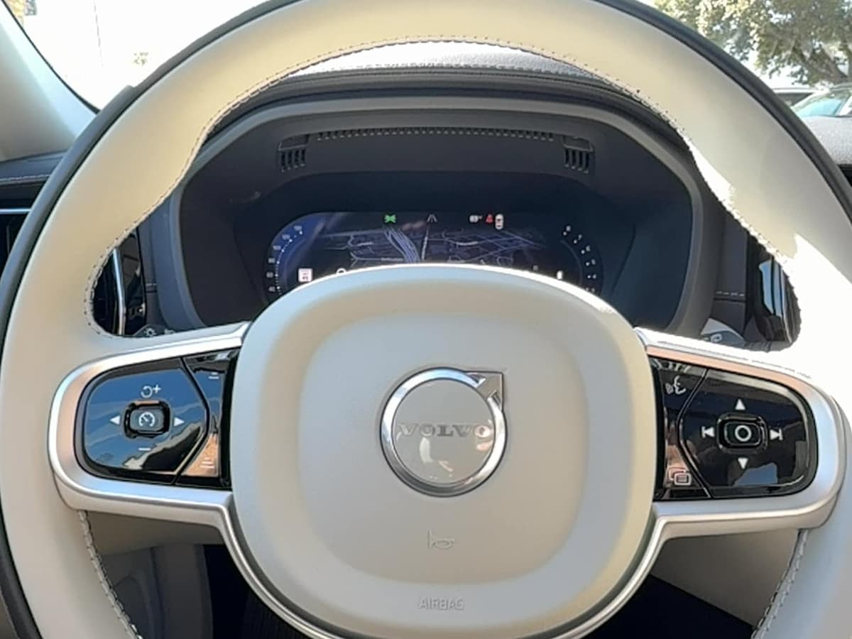 2026 Volvo XC60 - Image 20