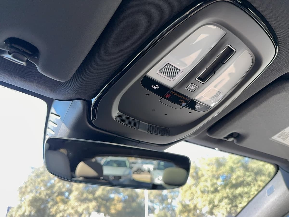 2026 Volvo XC60 - Image 24