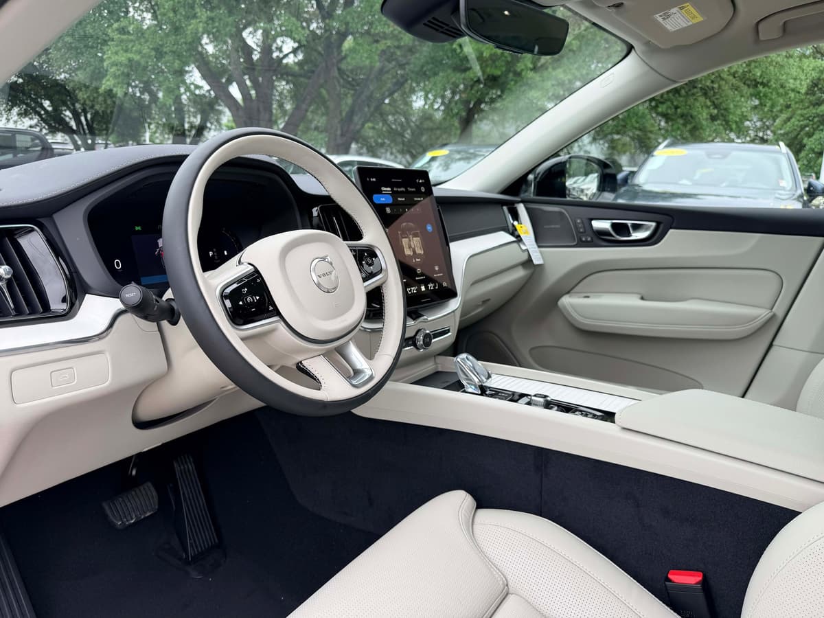 2026 Volvo XC60 - Image 11