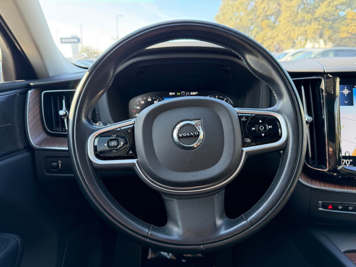 2020 Volvo XC60 - Image 17