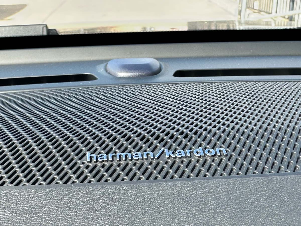 2026 Volvo XC40 - Image 15