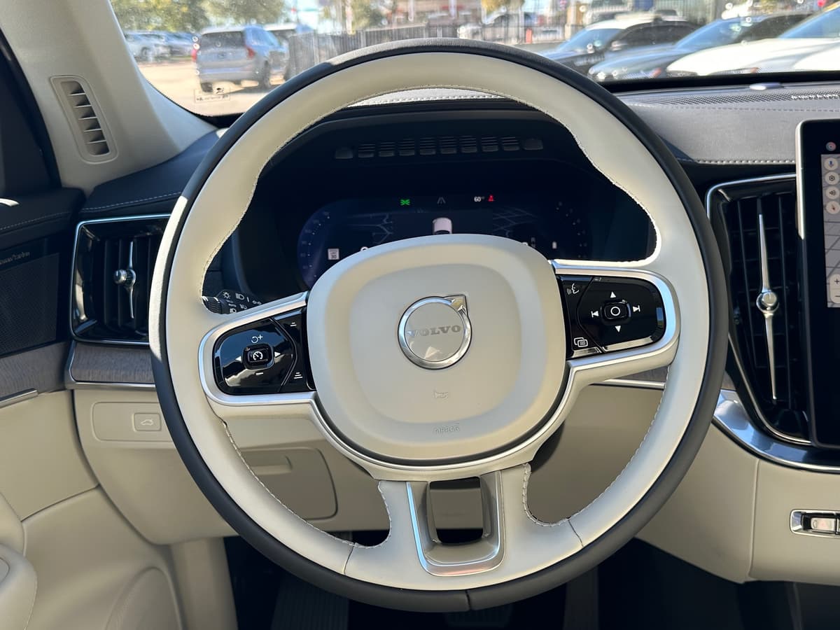 2026 Volvo XC90 - Image 15