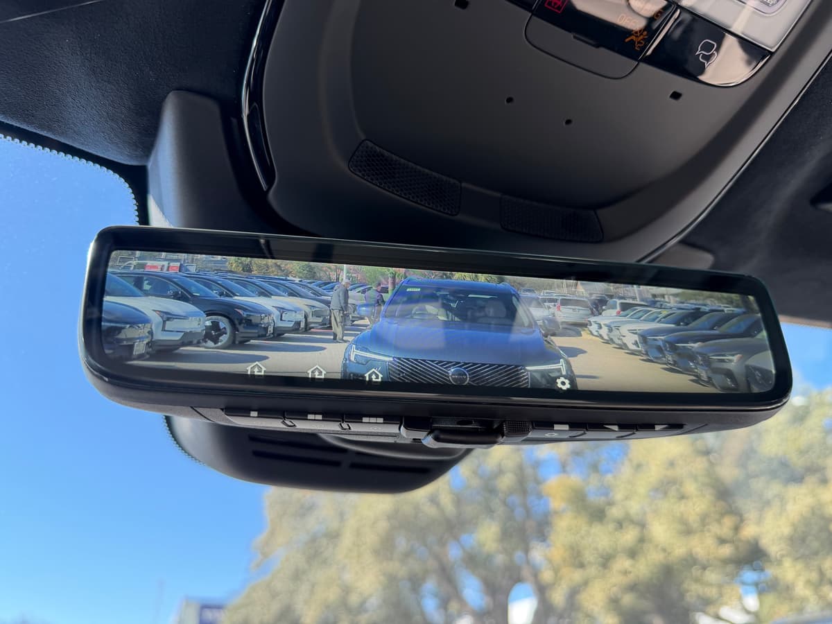 2026 Volvo XC90 plug-in hybrid - Image 17