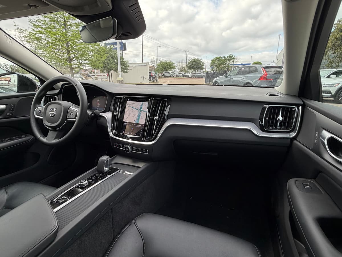 2025 Volvo S60 - Image 13