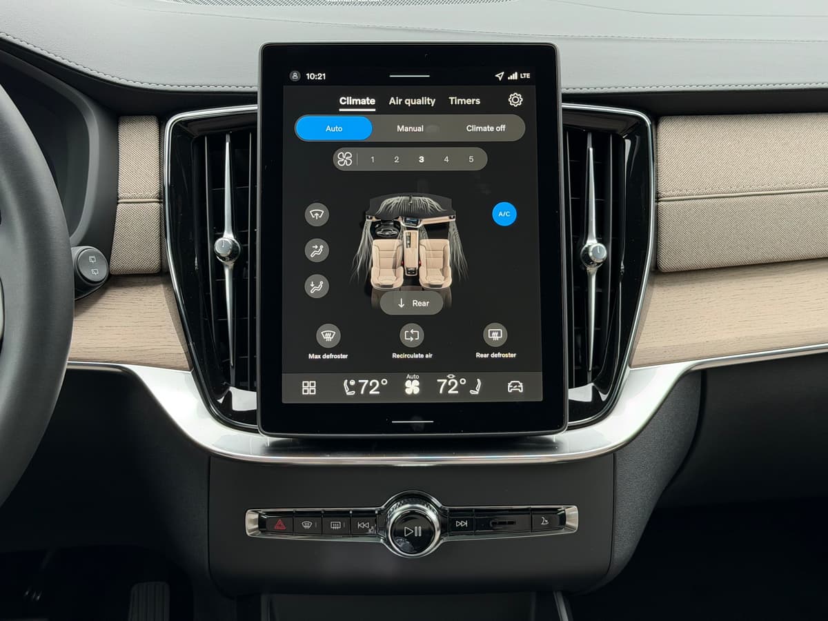 2026 Volvo XC90 - Image 11
