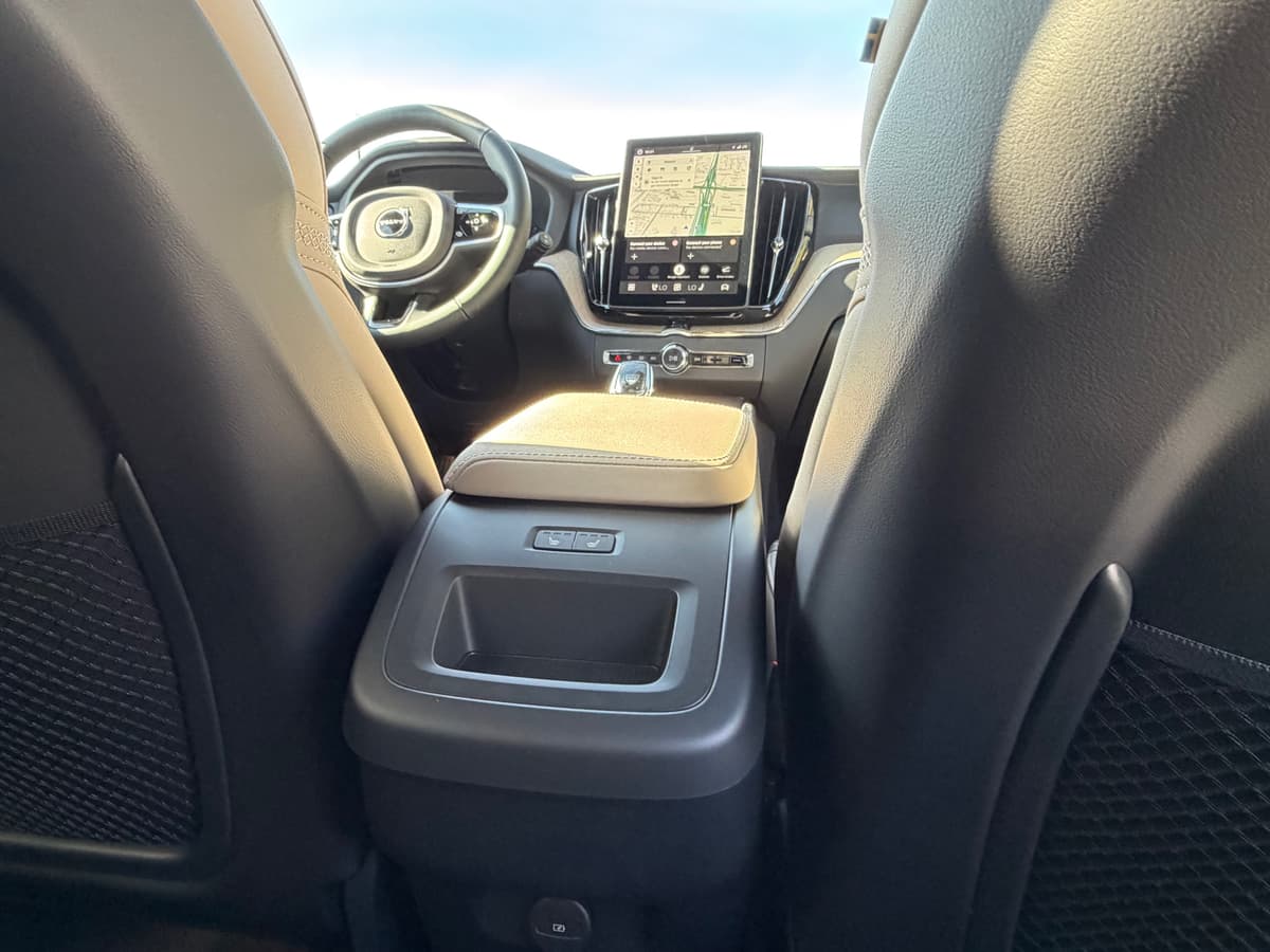 2026 Volvo XC60 - Image 11