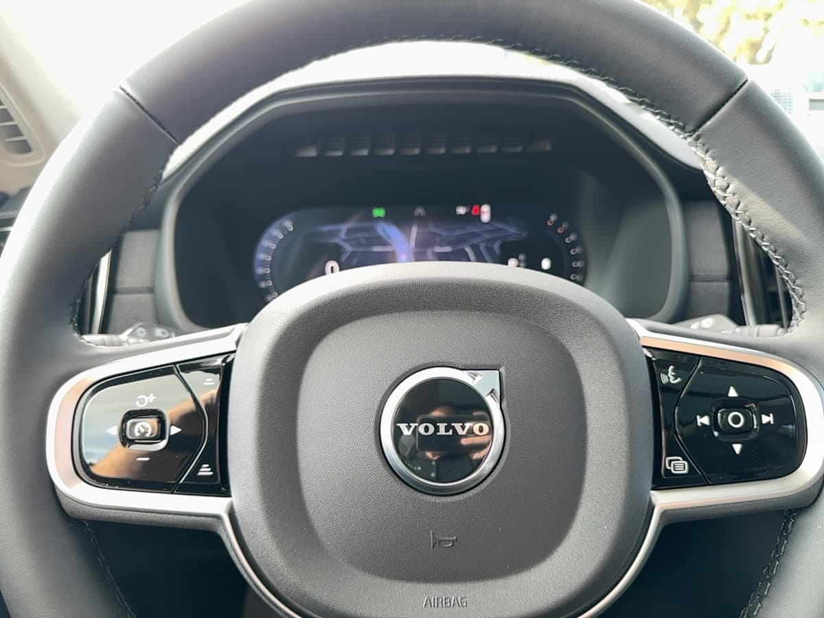 2026 Volvo XC90 - Image 18