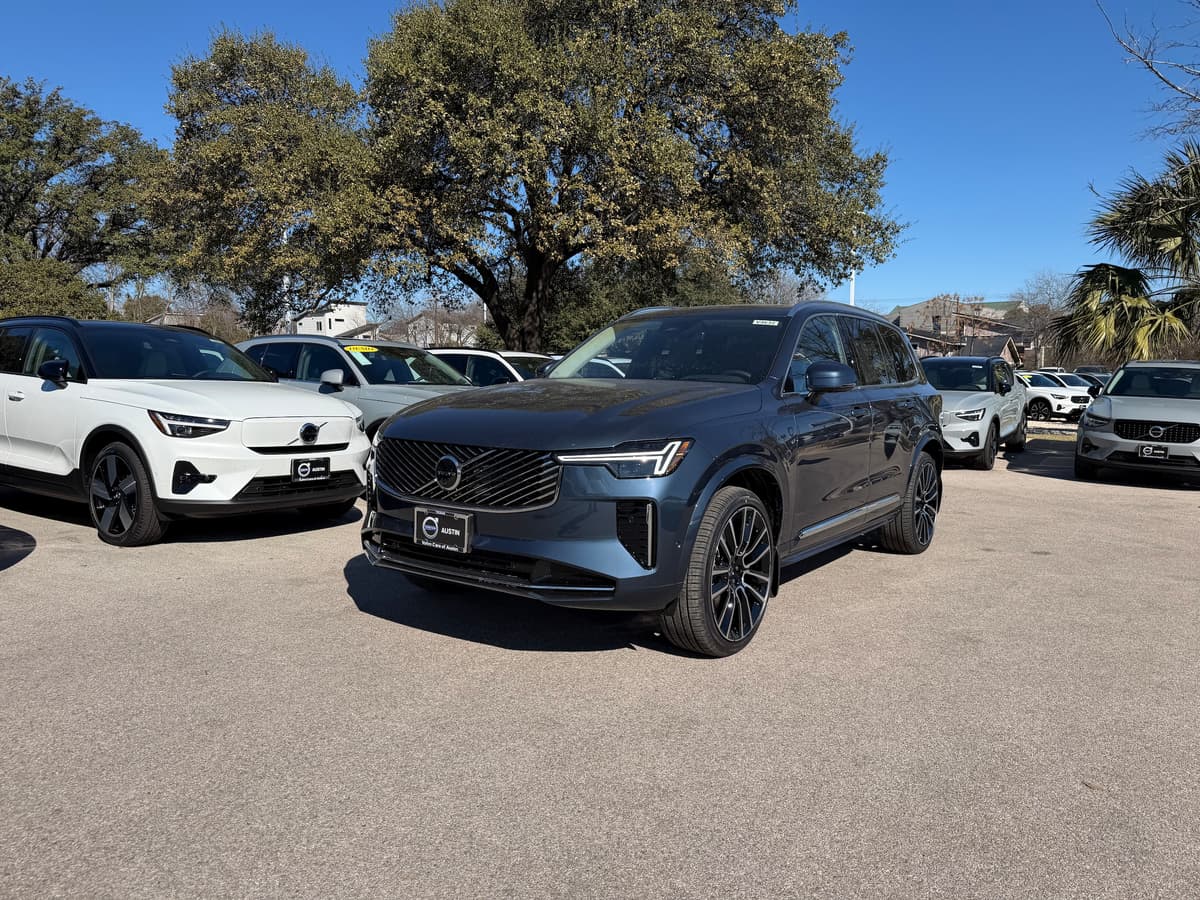 2026 Volvo XC90 - Image 2