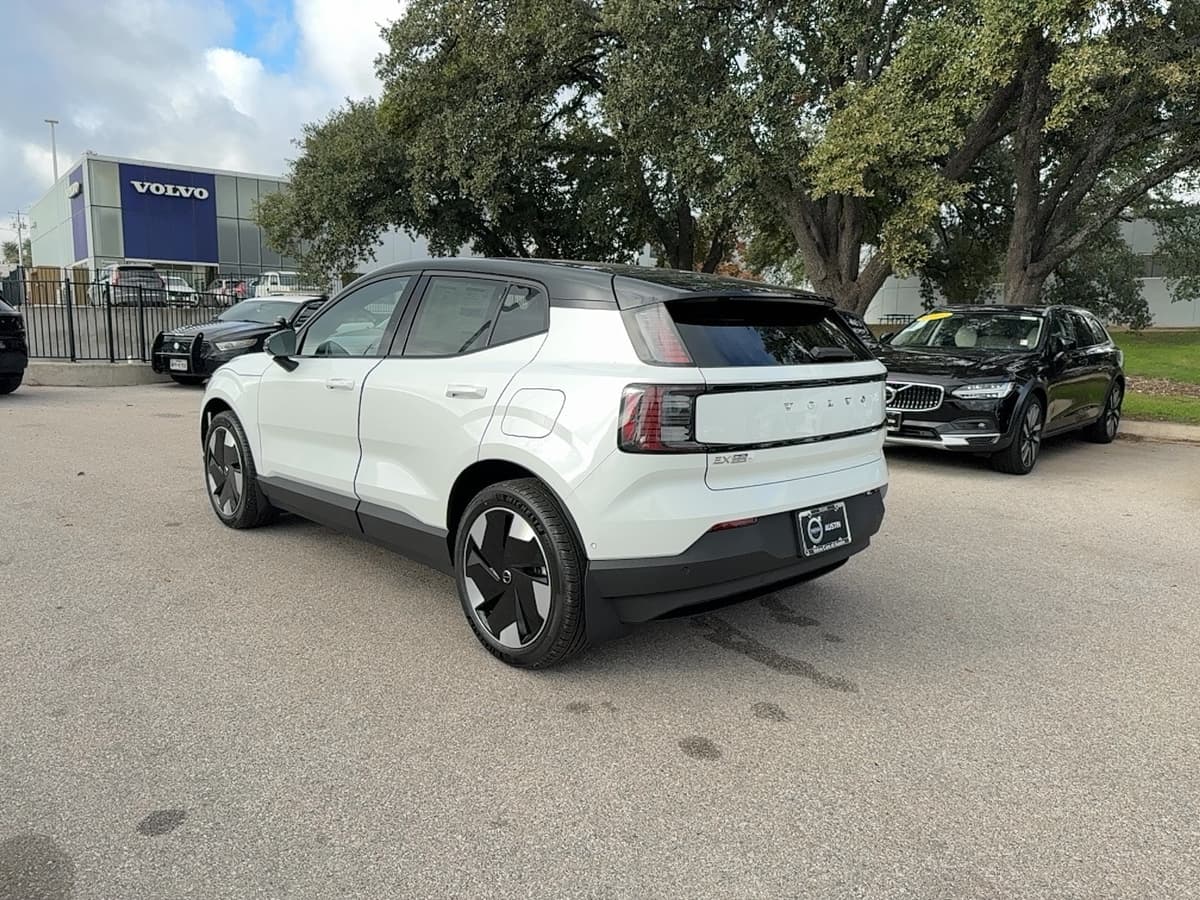 2026 Volvo EX30 - Image 8
