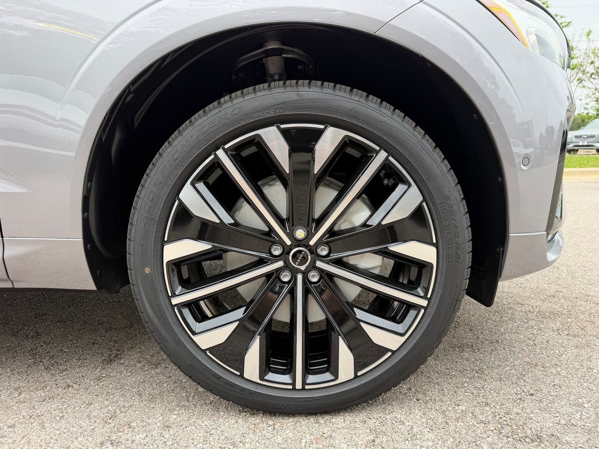 2026 Volvo XC60 - Image 7