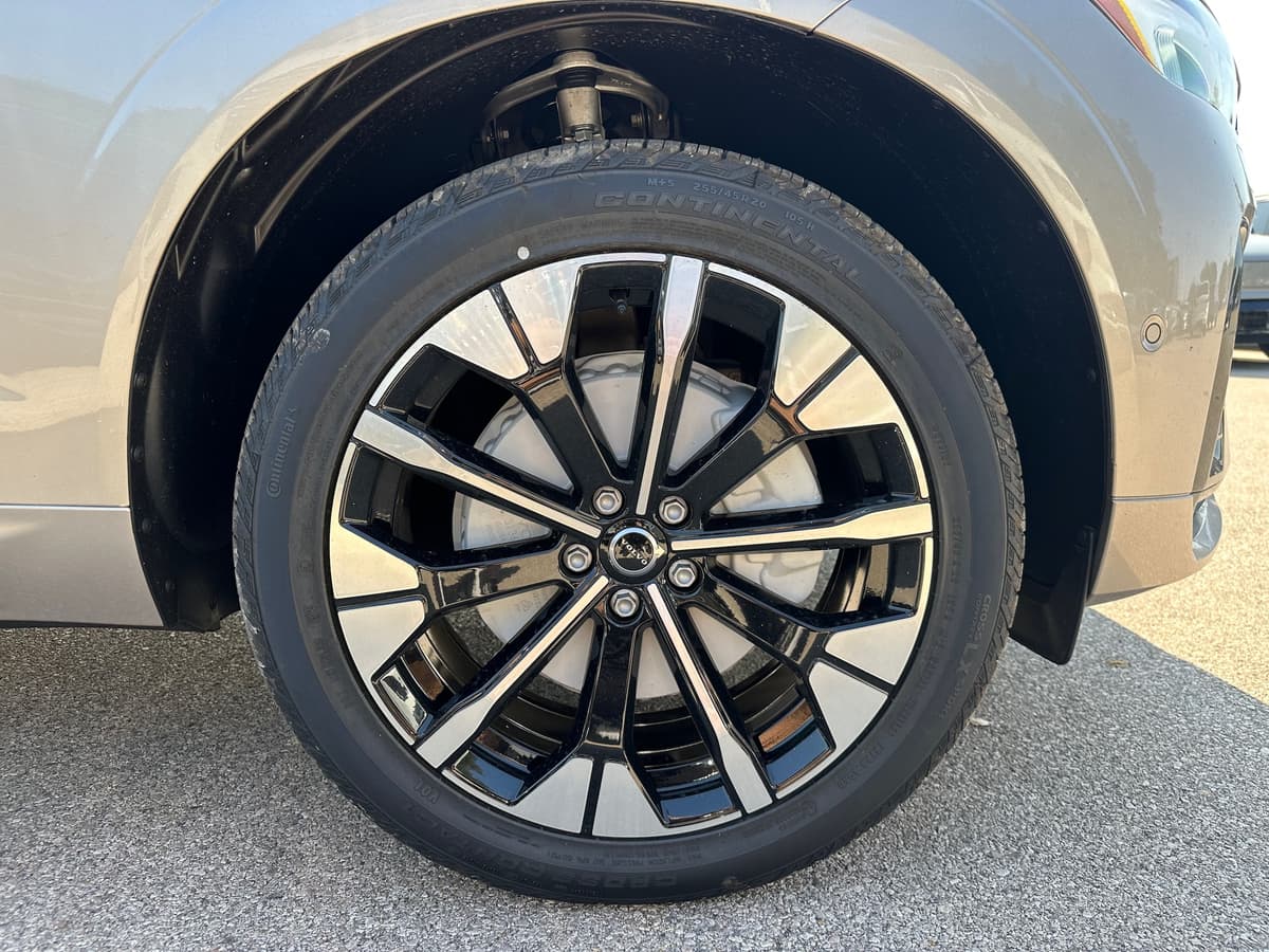 2026 Volvo XC60 - Image 7