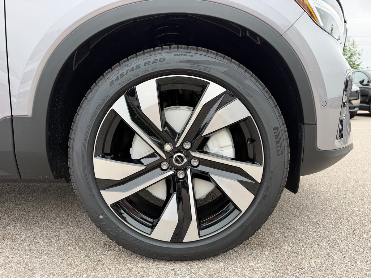 2026 Volvo XC40 - Image 6
