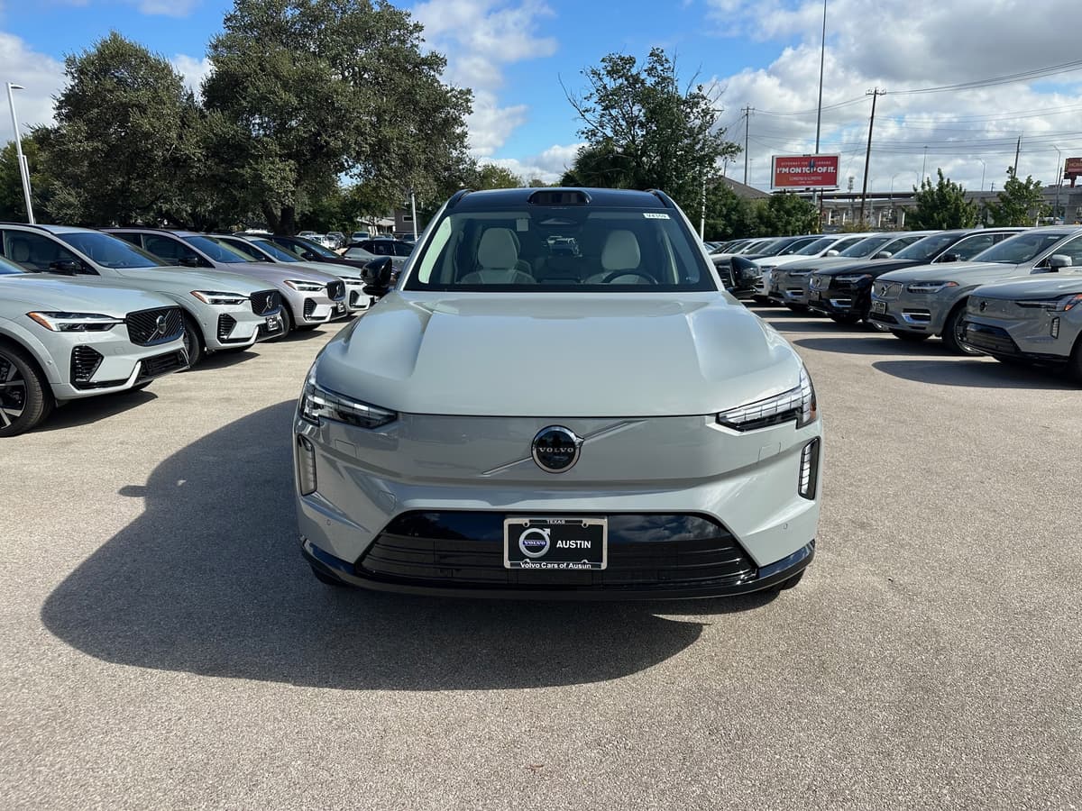 2025 Volvo EX90 - Image 6
