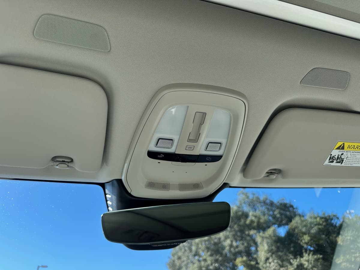 2026 Volvo XC60 - Image 16