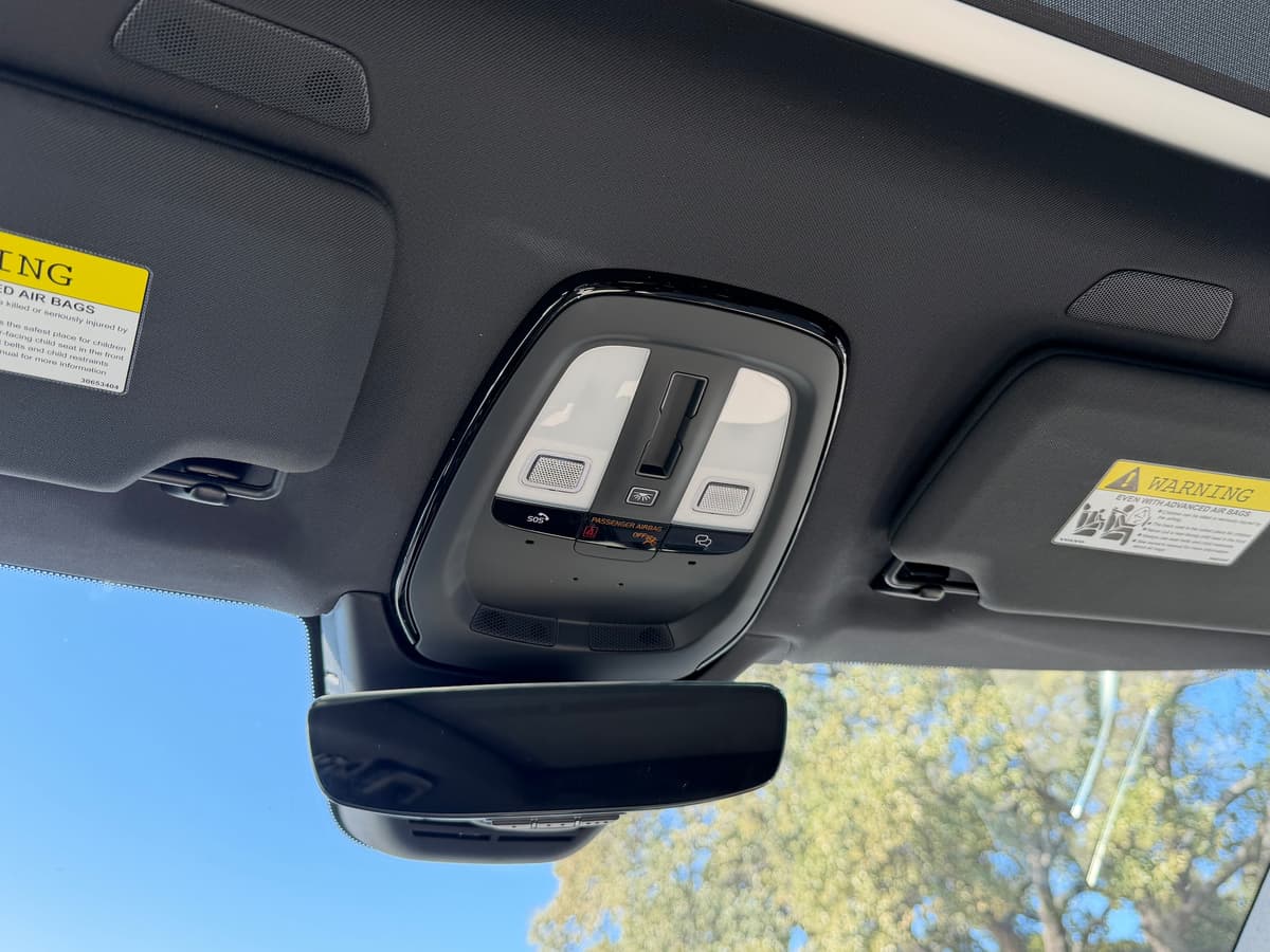 2026 Volvo XC90 plug-in hybrid - Image 16