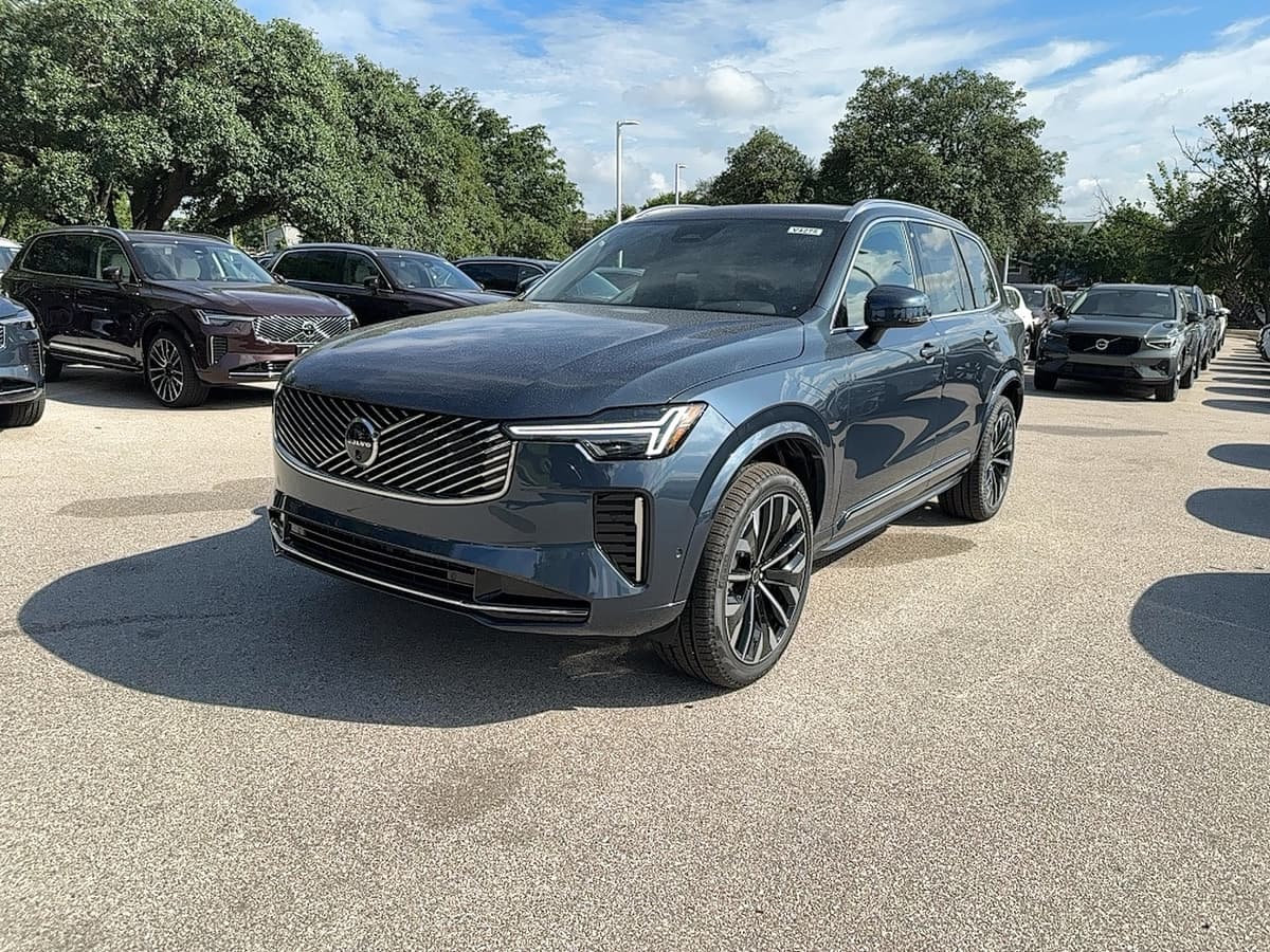 2026 Volvo XC90 - Image 2
