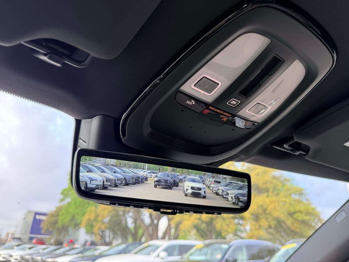 2026 Volvo XC90 - Image 25