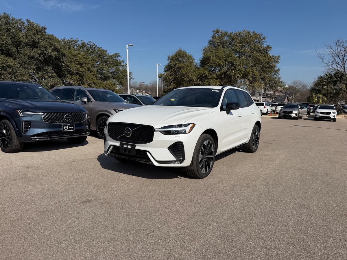2026 Volvo XC60 - Image 2