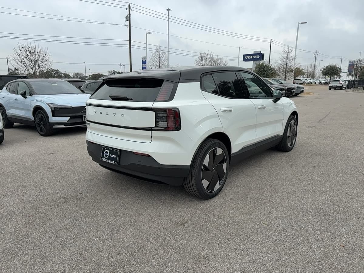 2026 Volvo EX30 - Image 5
