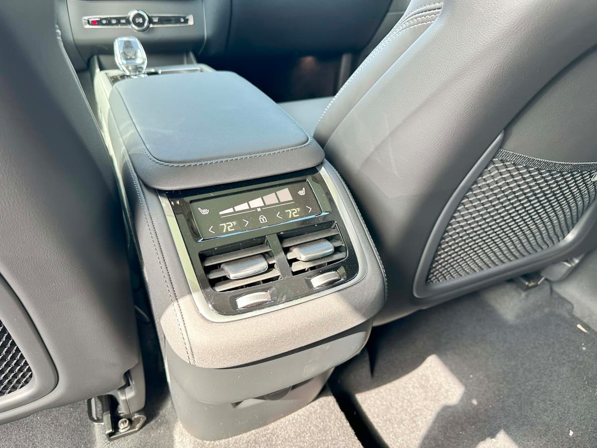 2026 Volvo XC90 - Image 17