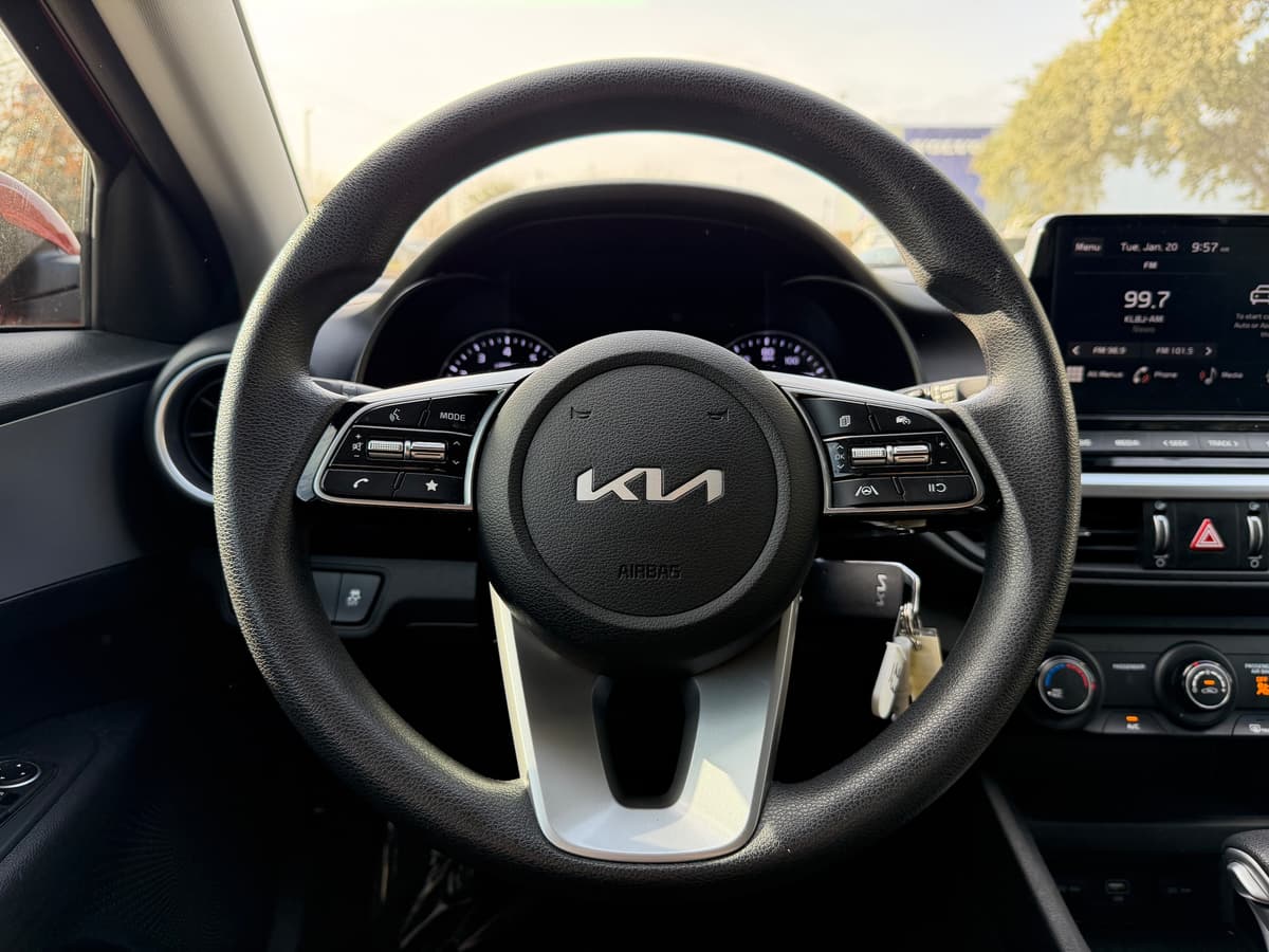 2023 Kia Forte - Image 15