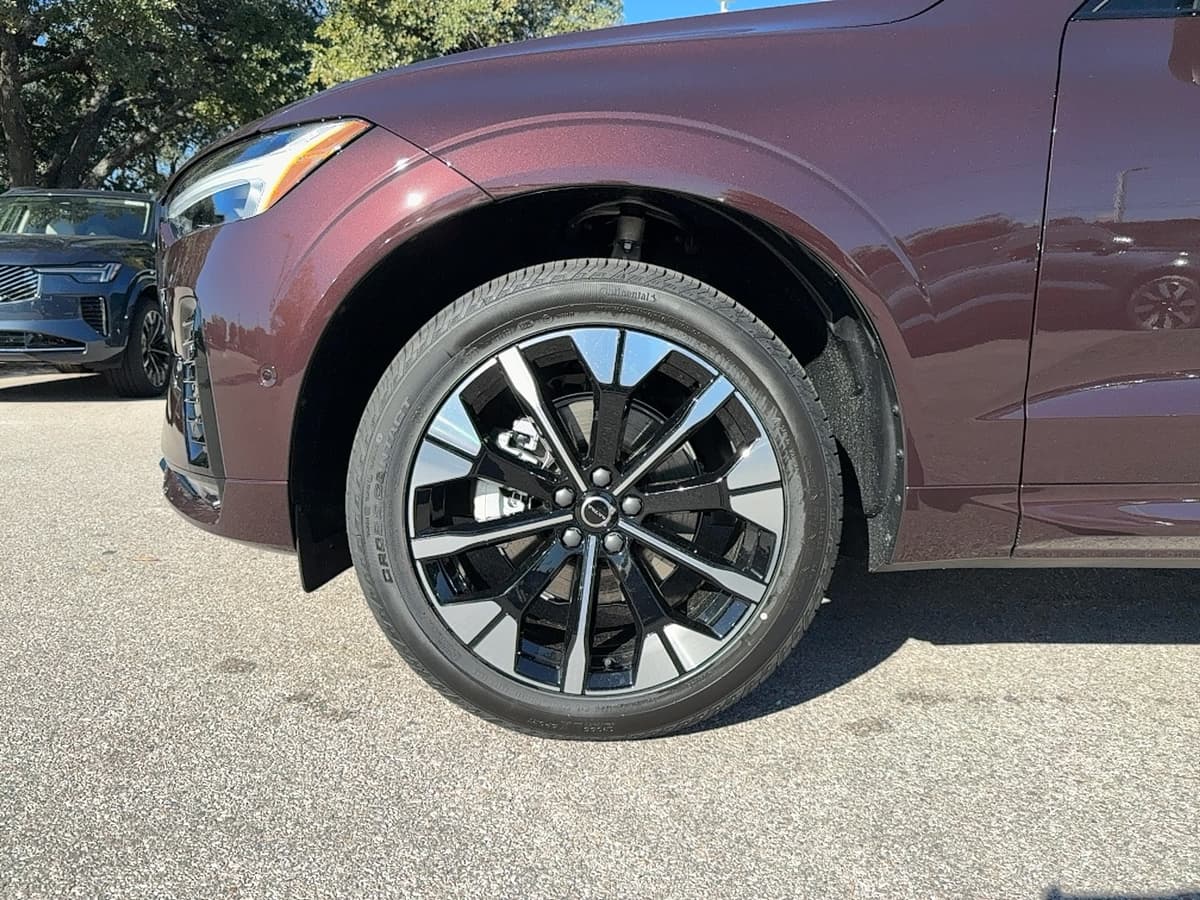 2026 Volvo XC60 - Image 9