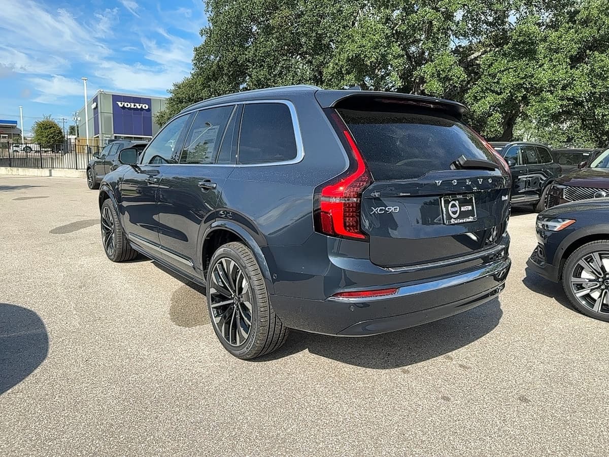 2026 Volvo XC90 - Image 3