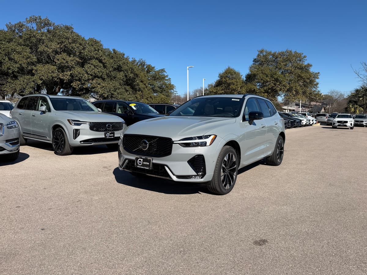 2026 Volvo XC60 - Image 2