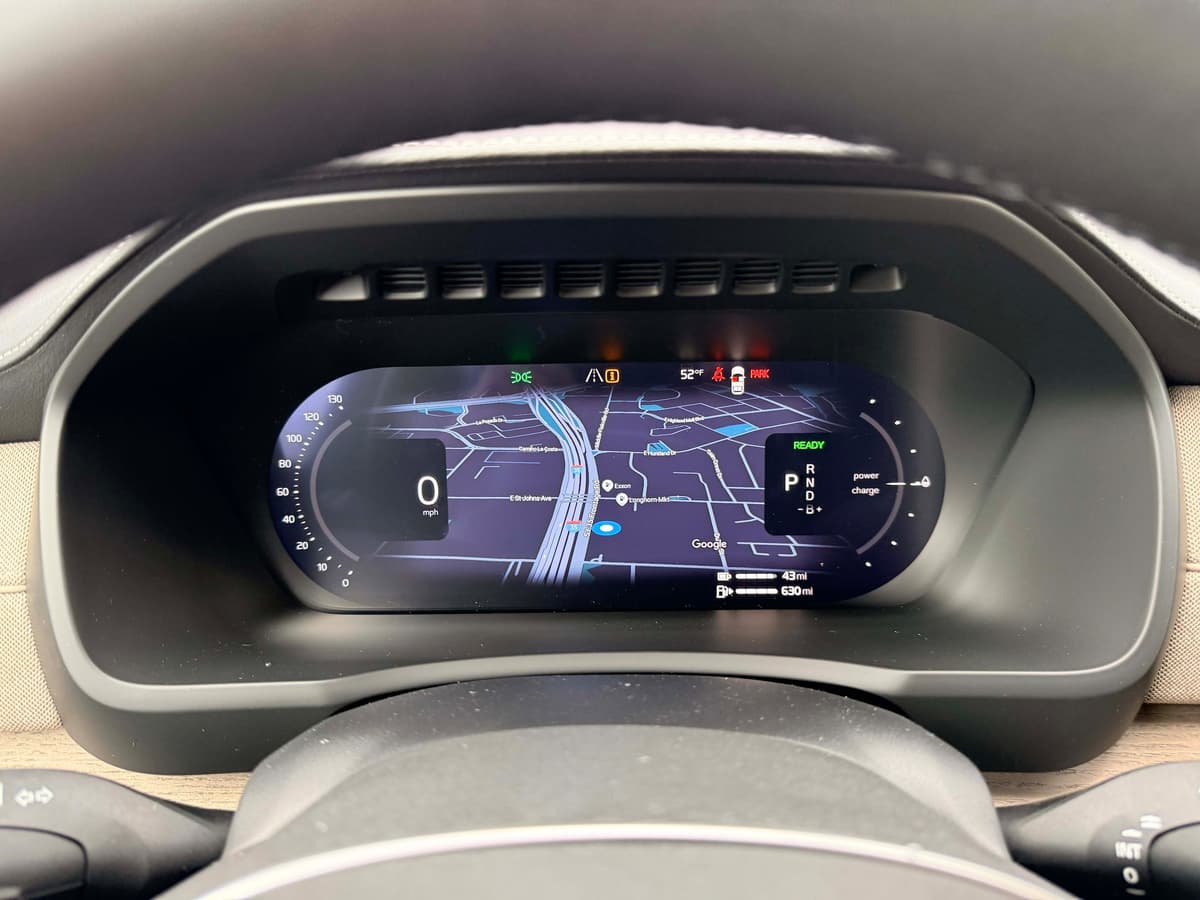 2026 Volvo XC90 plug-in hybrid - Image 21