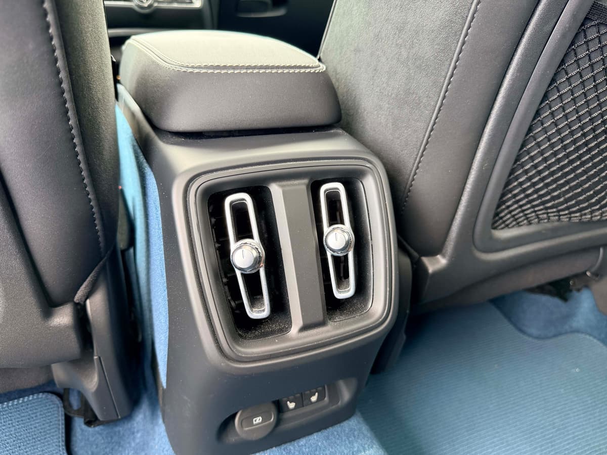 2023 Volvo C40 Recharge Pure Electric - Image 14