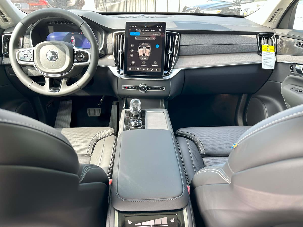 2026 Volvo XC90 - Image 18
