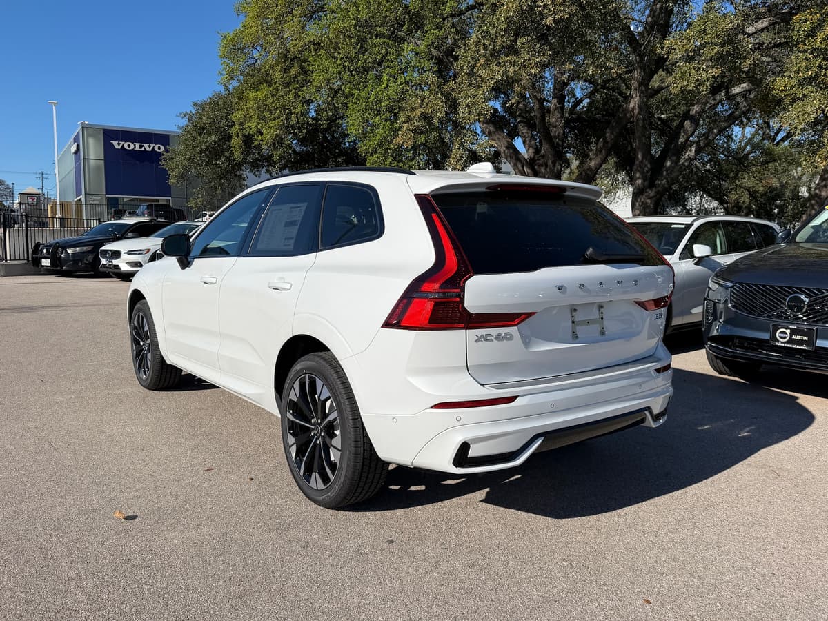 2026 Volvo XC60 - Image 4