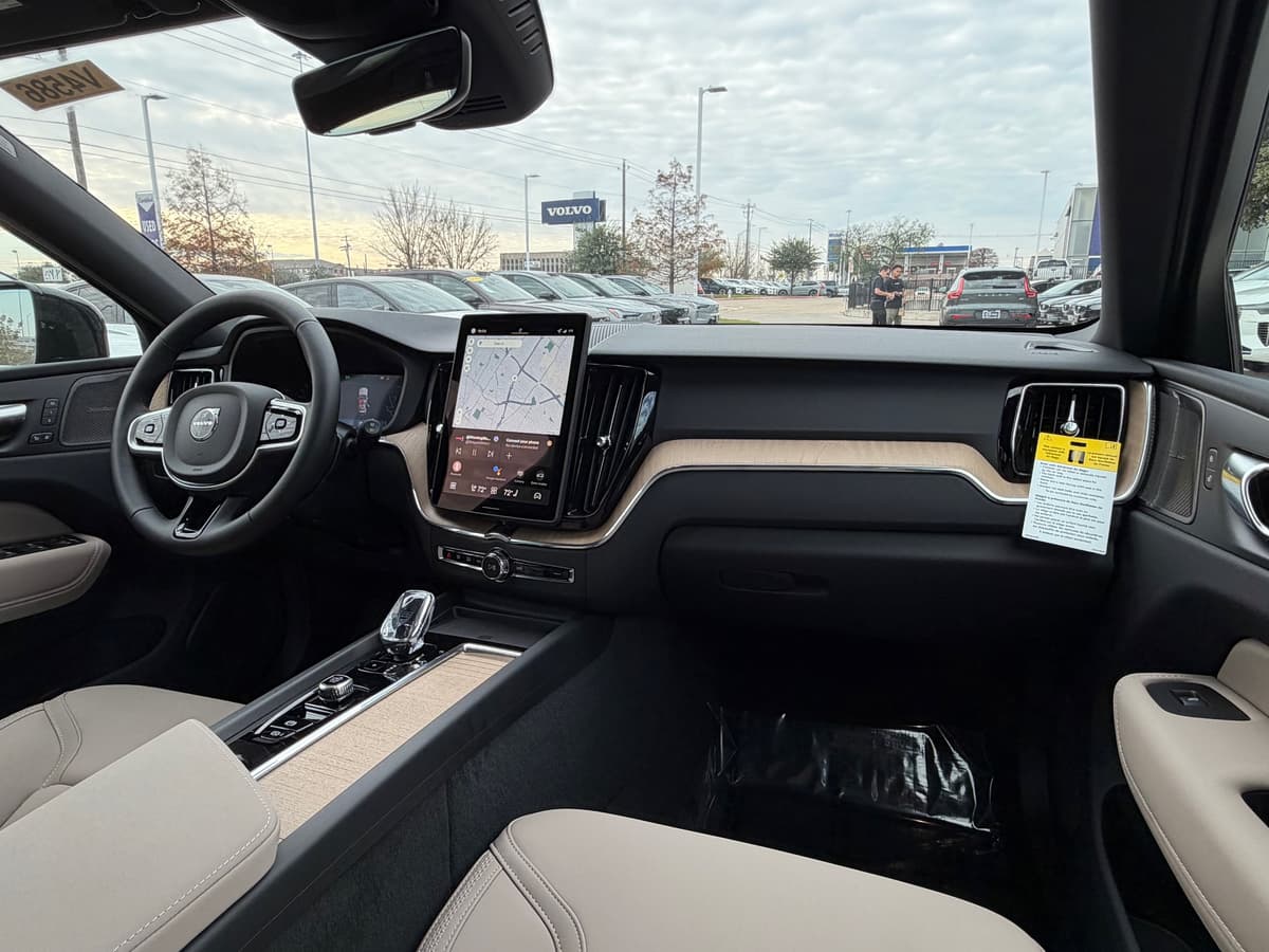 2026 Volvo XC60 - Image 10