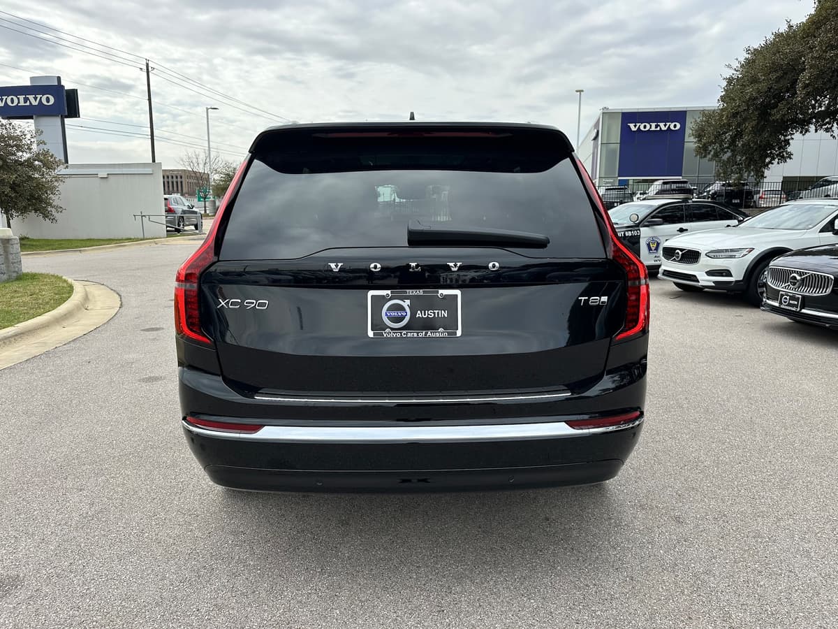 2025 Volvo XC90 plug-in hybrid - Image 5