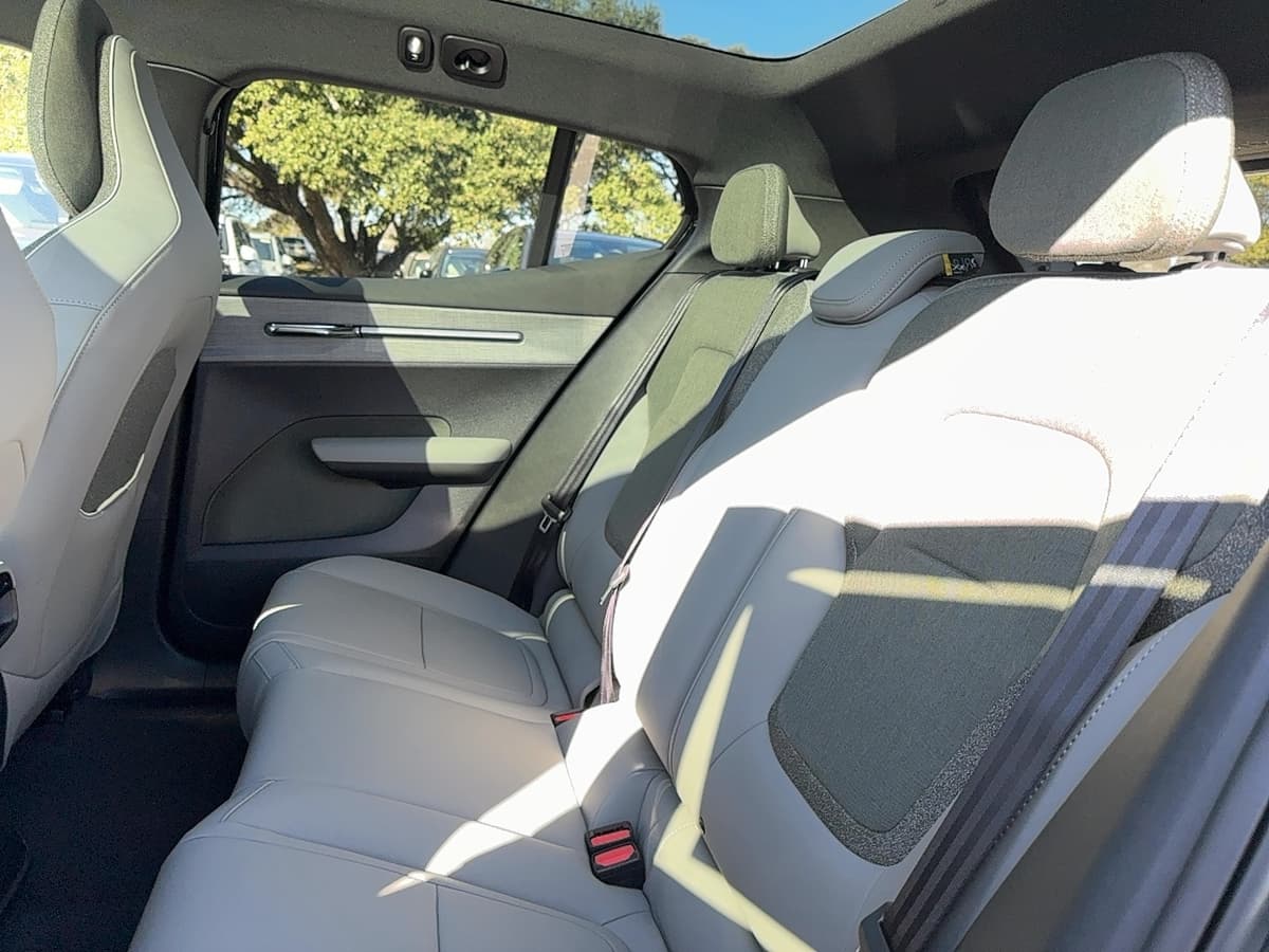 2026 Volvo EX30 - Image 16