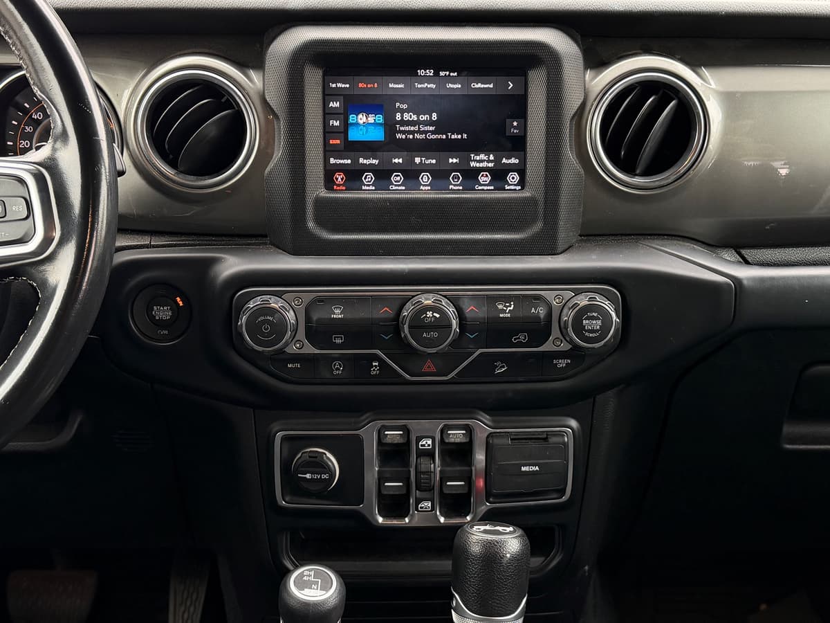 2019 Jeep Wrangler - Image 12