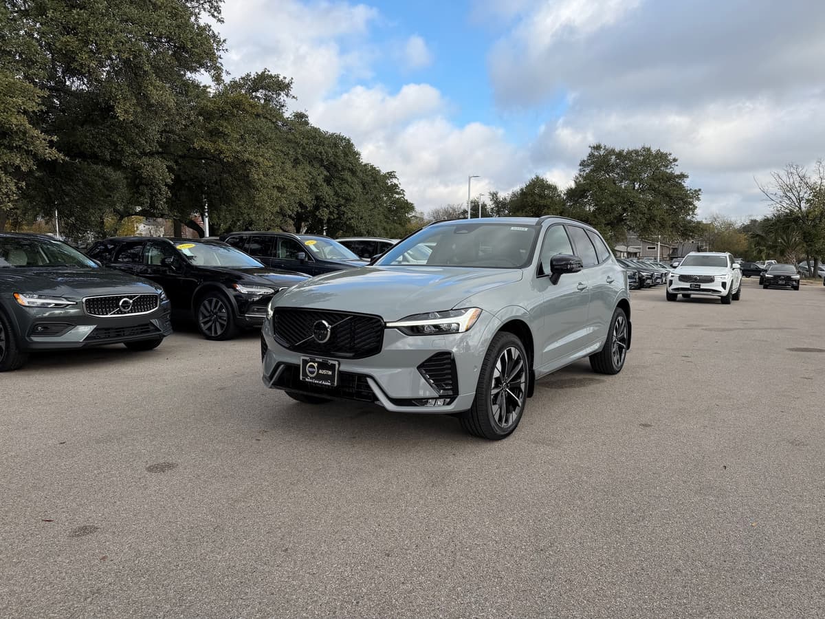 2026 Volvo XC60 - Image 2