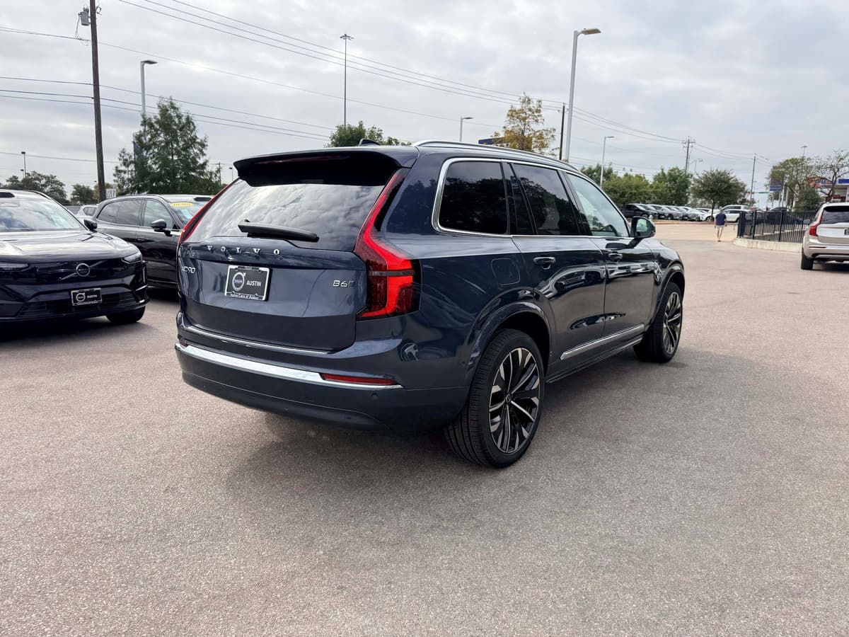 2026 Volvo XC90 - Image 6