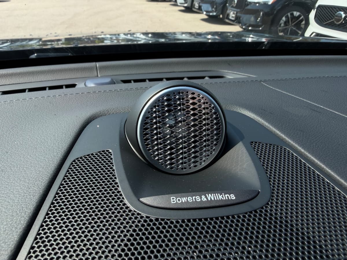 2026 Volvo XC60 - Image 15