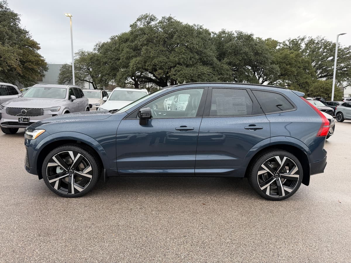2026 Volvo XC60 - Image 3