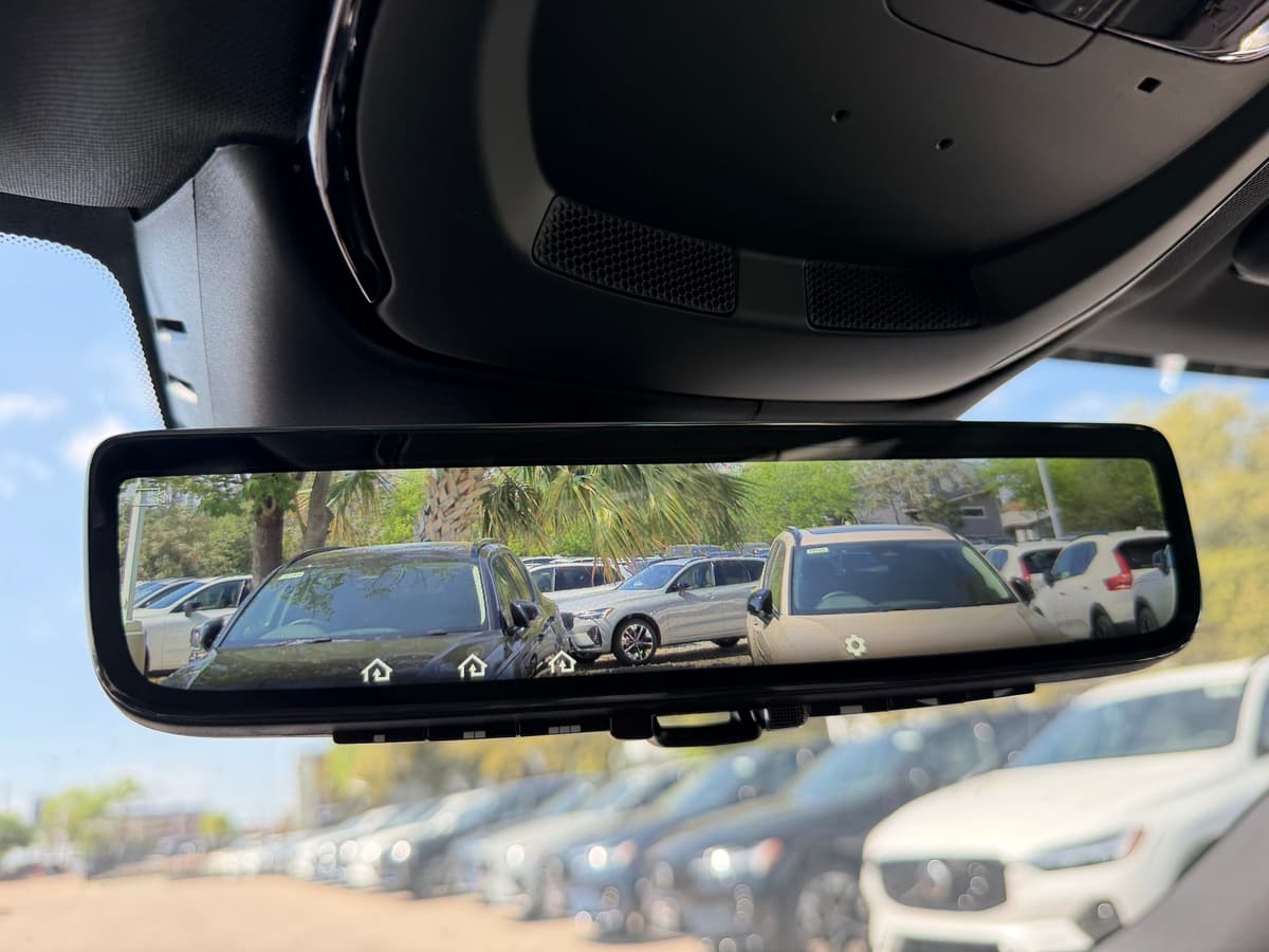 2026 Volvo XC60 - Image 17