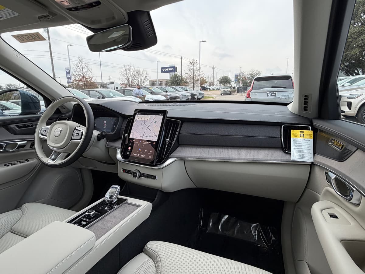 2026 Volvo XC90 - Image 10