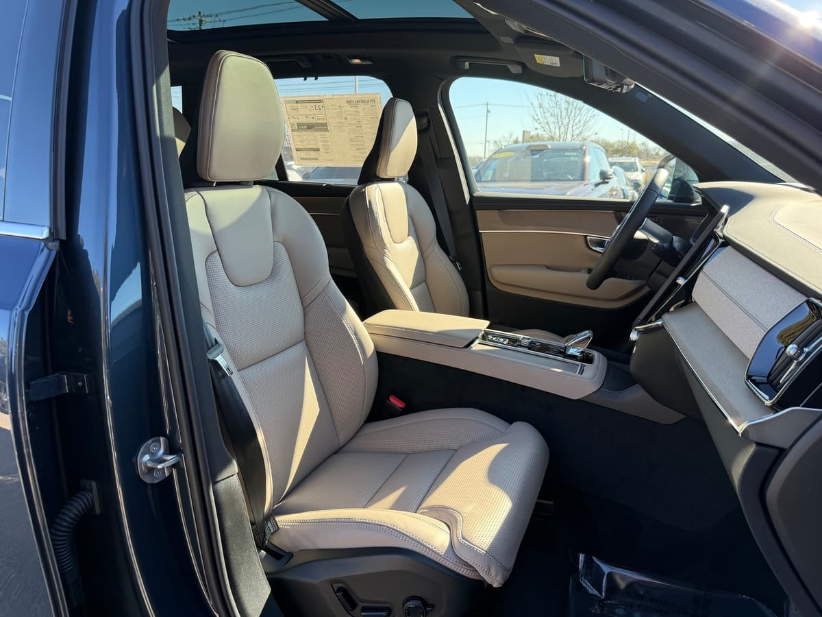 2026 Volvo XC90 - Image 8