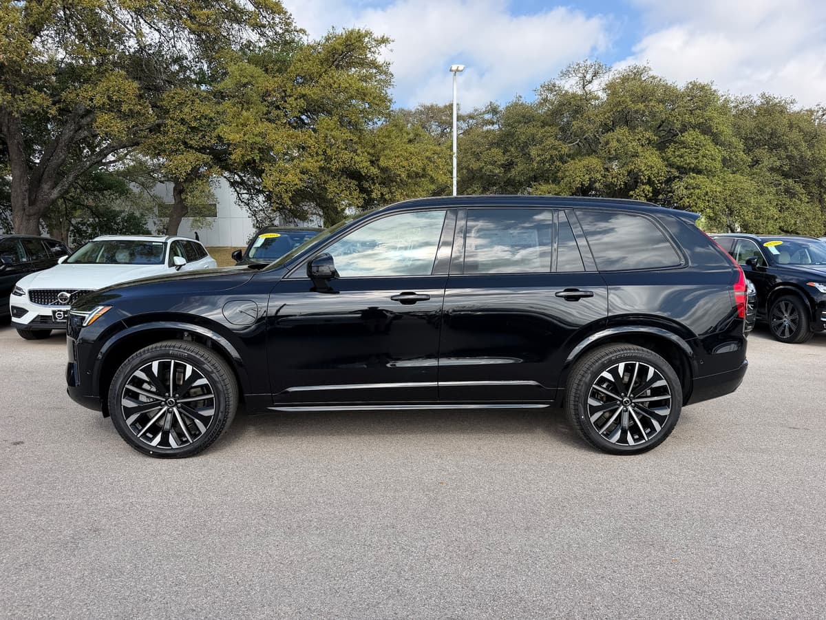 2026 Volvo XC90 plug-in hybrid - Image 3