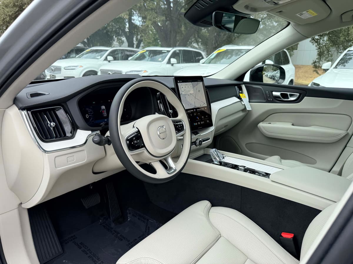 2026 Volvo XC60 - Image 11