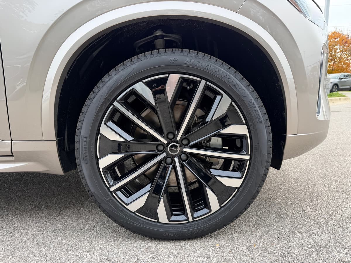2026 Volvo XC90 - Image 7