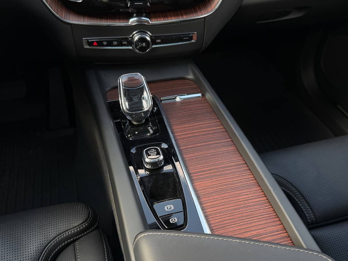 2024 Volvo XC60 - Image 17