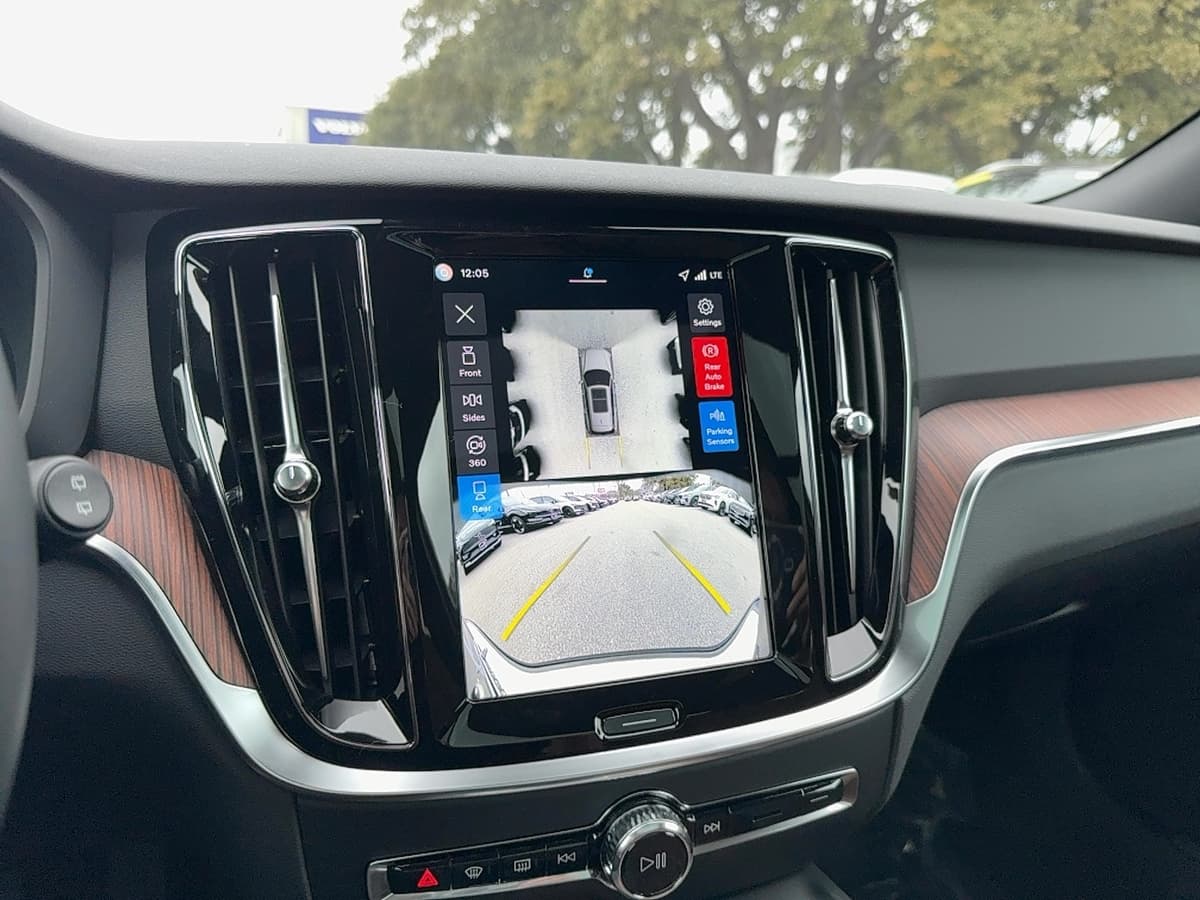 2026 Volvo V60 Cross Country - Image 21